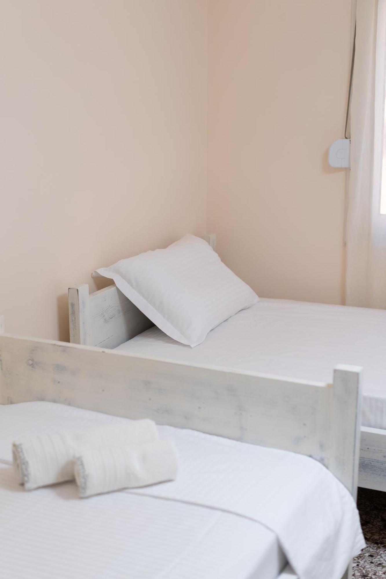 Central Mytilene City-View Apartment For 7 Экстерьер фото