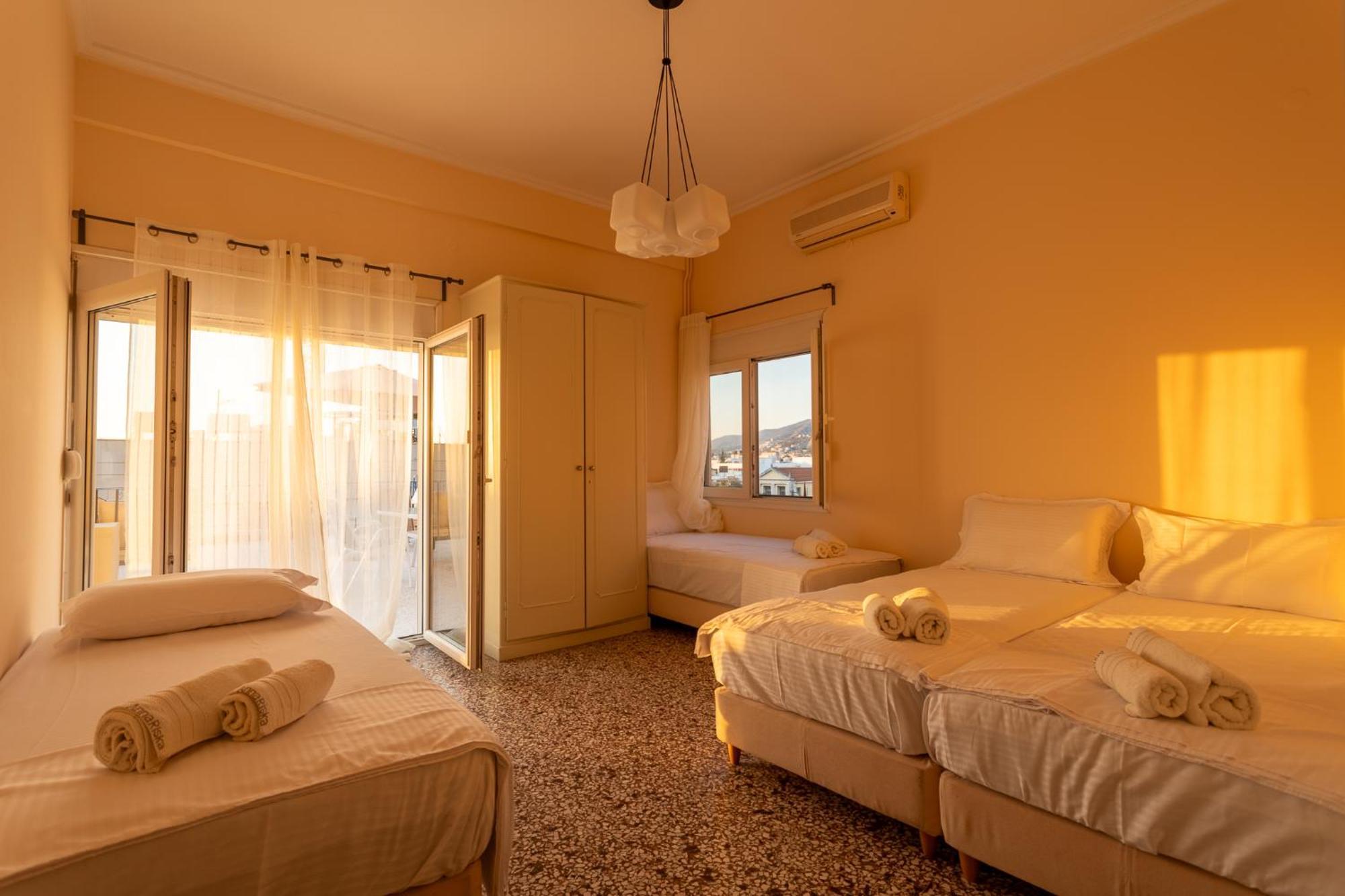 Central Mytilene City-View Apartment For 7 Экстерьер фото